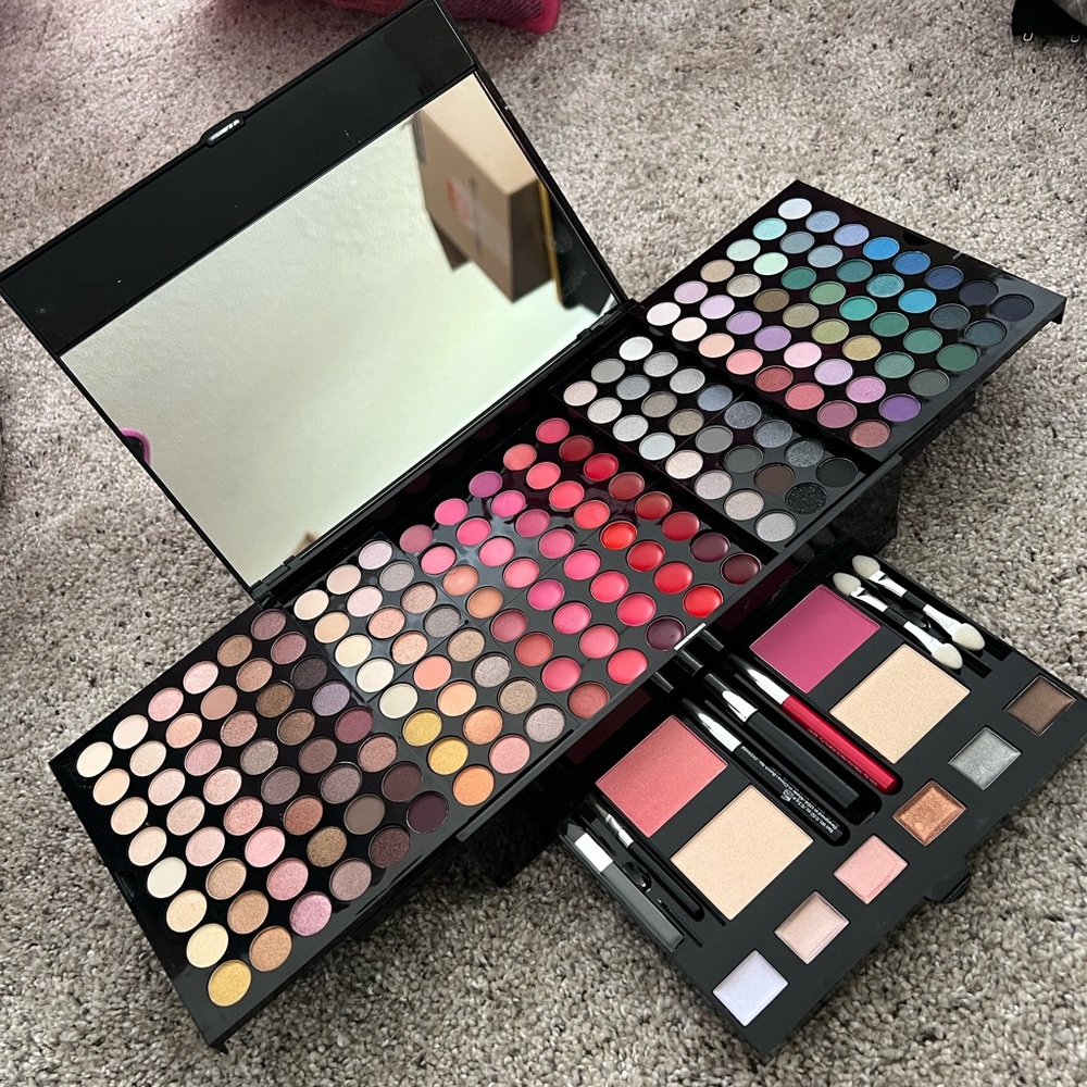 Makeup Box
